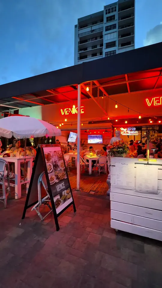 Seafood at Broadwalk Restaurant on the Beach, Hollywood – $28 on the menu