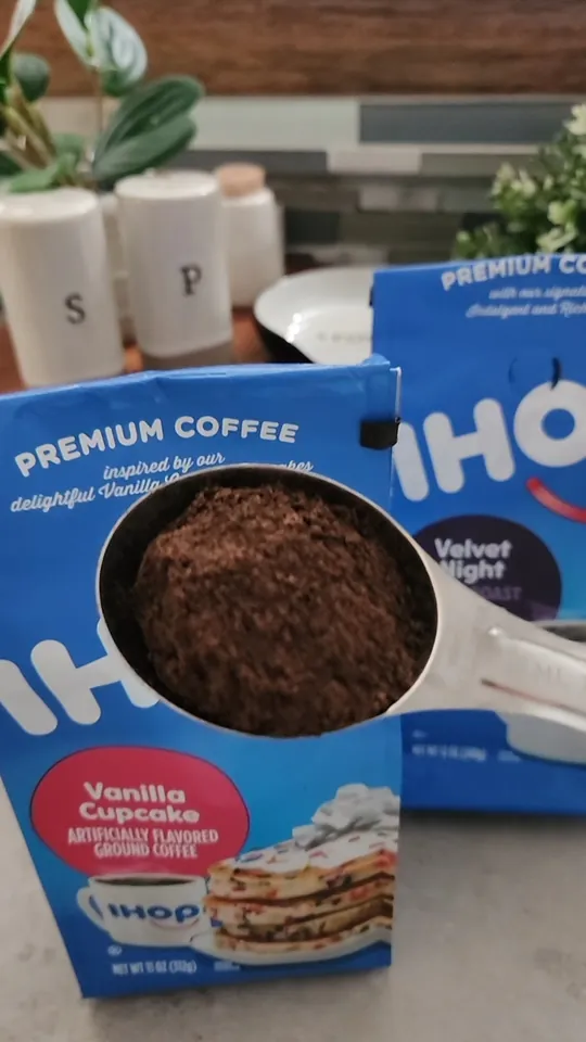Coffee at Ihop, Hollywood