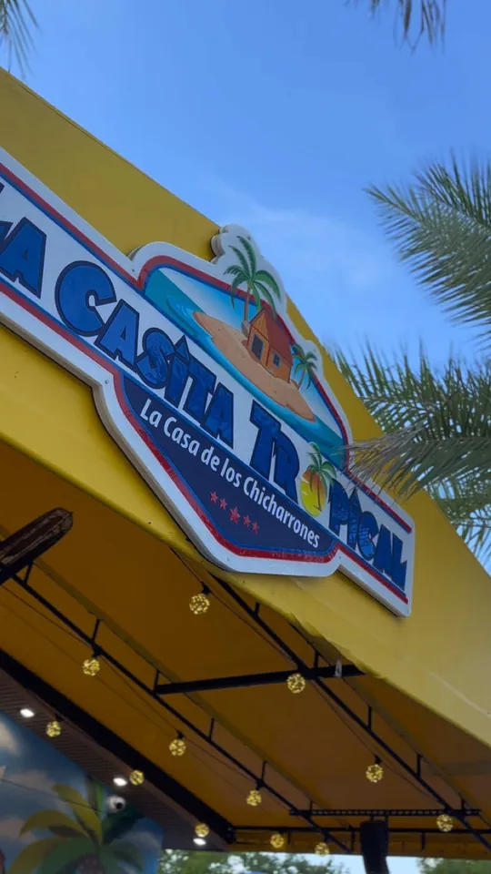 Video at La Casita Tropical, Hollywood