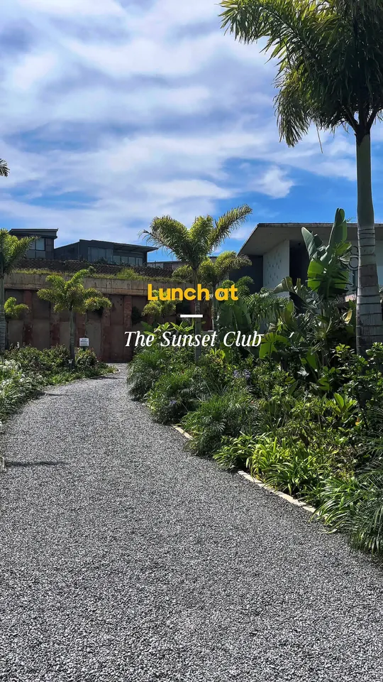 Chicken at Sunset Club Rooftop, Hollywood – $8 on the menu
