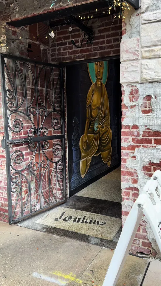 Crab cakes at Dorothy's Downtown, Jacksonville – $11 on the menu