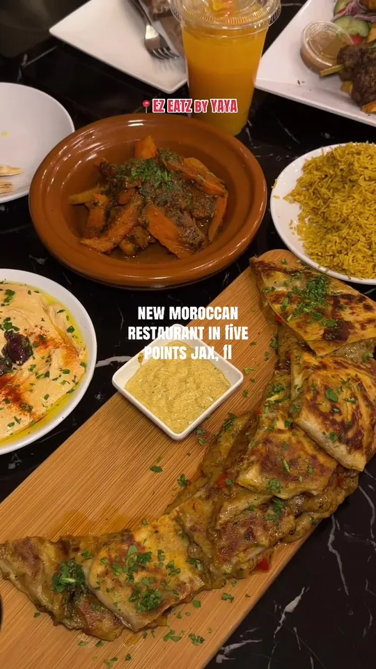 Hummus at Ez Eatz By Yaya, Jacksonville – $8 on the menu