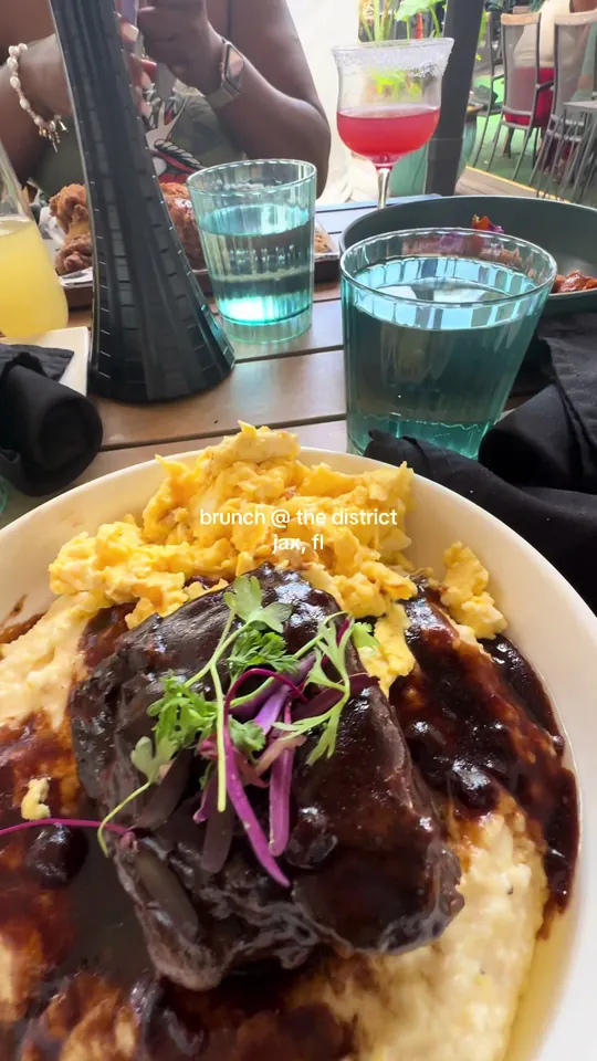 Brunch at The District SPR, Jacksonville – $10 on the menu