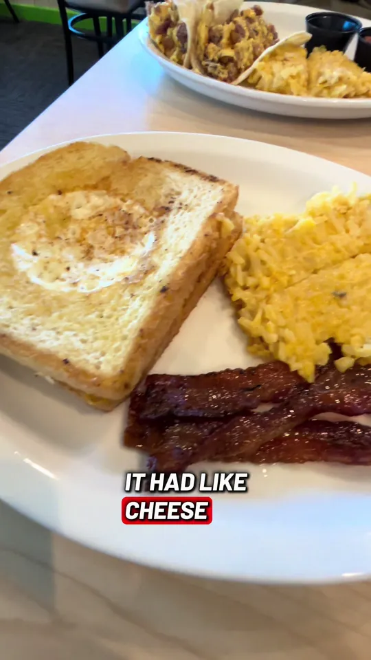 Breakfast at The Toasted Yolk Cafe, Jacksonville