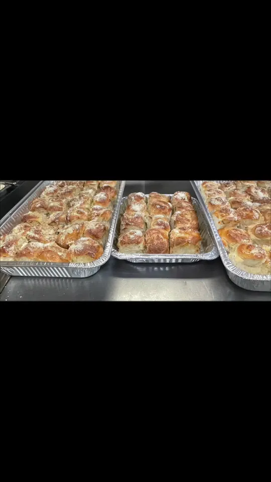 Pizza at Vinny's Italian Restaurant, Jacksonville – $3.99 on the menu