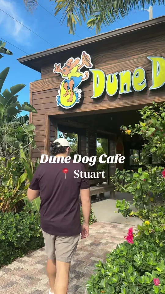 Burger at Dune Dog Cafe, Jupiter