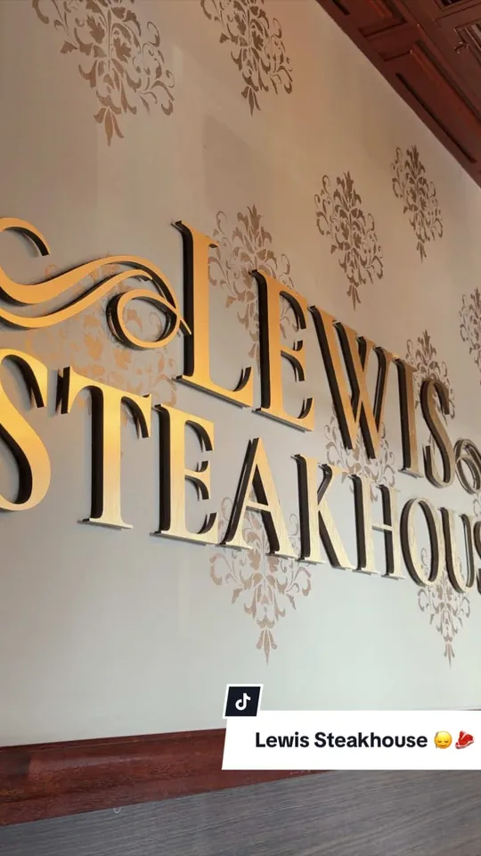 Salad at Lewis Steakhouse, Jupiter – $10 on the menu