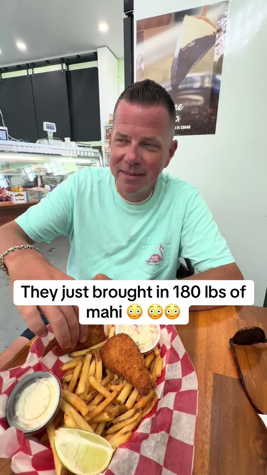 Video at Eaton Street Seafood Market, Key West