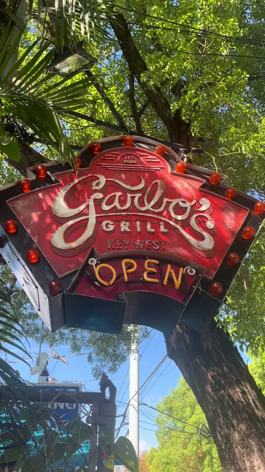 Video at Garbo's Grill @ Hanks!, Key West