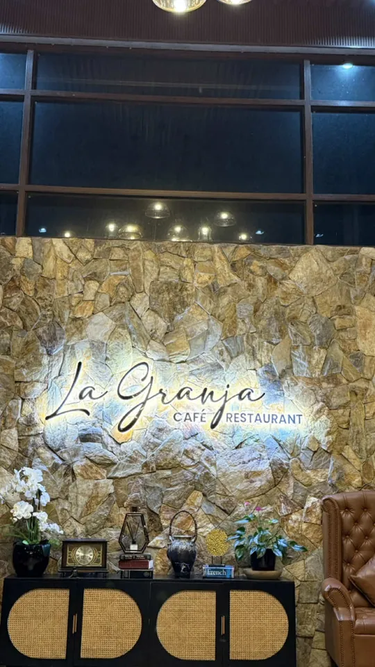 Video at La Granja Kissimmee, Kissimmee