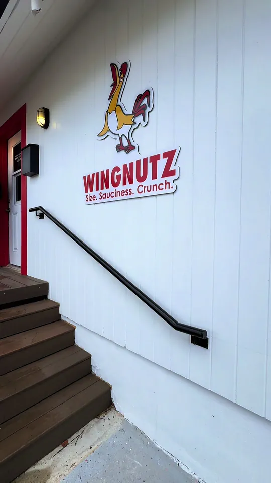 Wings at Wingnutz Lakeland, Lakeland – $9.99 on the menu