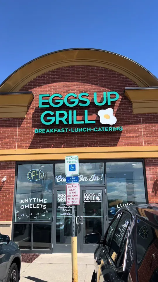 Breakfast at Eggs Up Grill, Melbourne