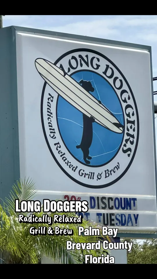 Wings at Long Doggers, Melbourne – $11 on the menu