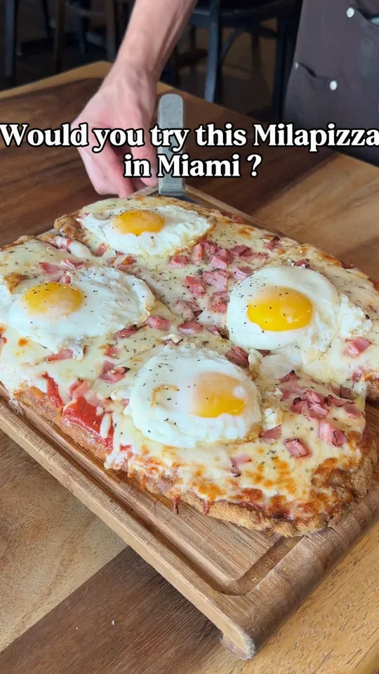 Pizza at New Campo Argentino, Miami Beach
