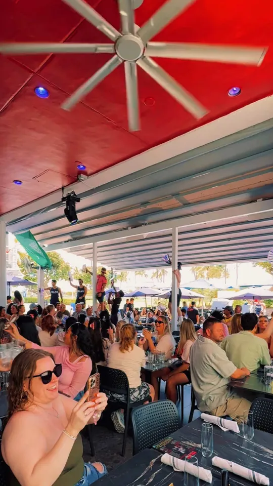 Video at Palace Bar & Restaurant, Miami Beach
