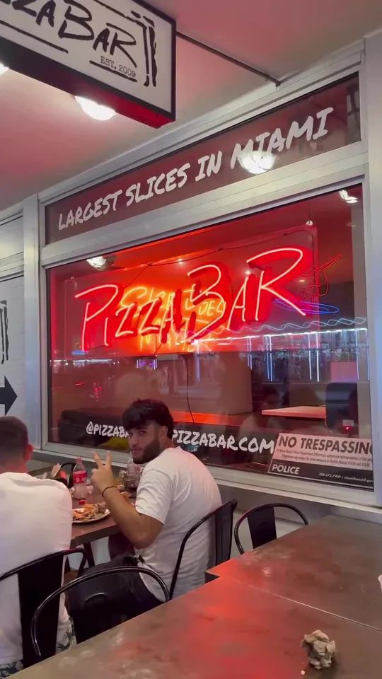 Video at Pizza Bar Miami Beach, Miami Beach