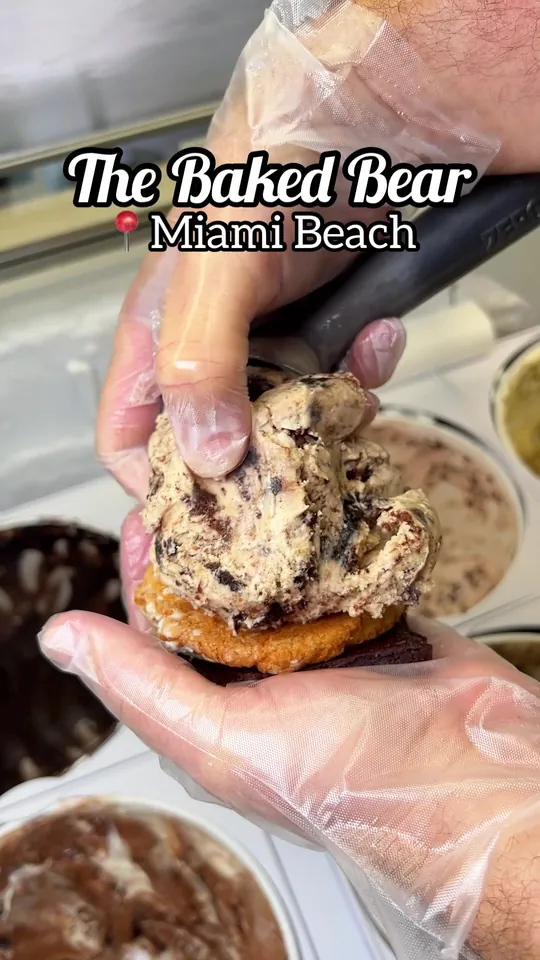 Ice cream at The Baked Bear, Miami Beach