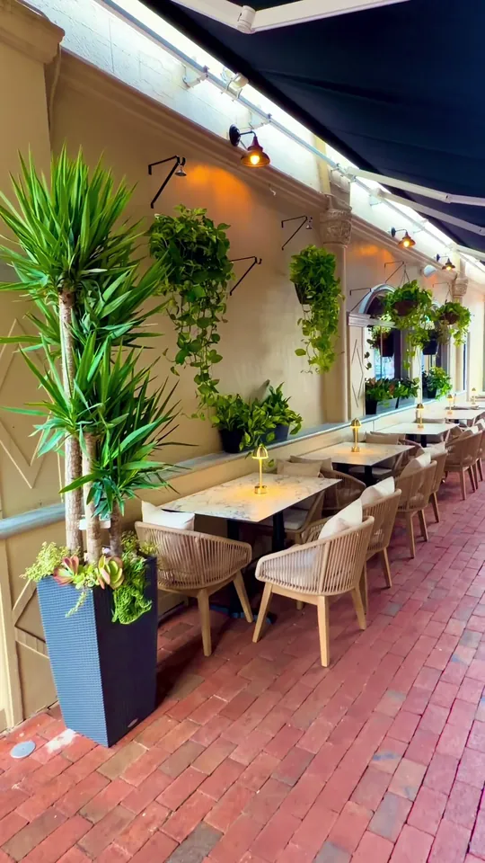 Video at 1910 Restaurant & Bar Miami Lakes, Miami