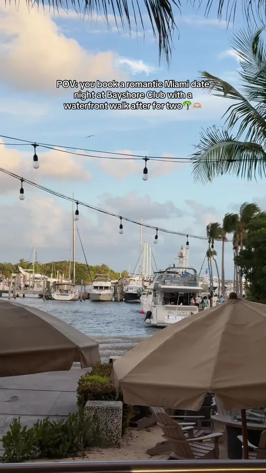 Video at Bayshore Club Bar & Grill, Miami
