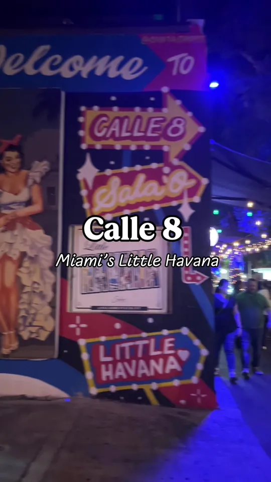 Cocktails at Calle 8 Sports Bar and Grill, Miami