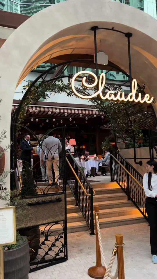 Video at Claudie, Miami