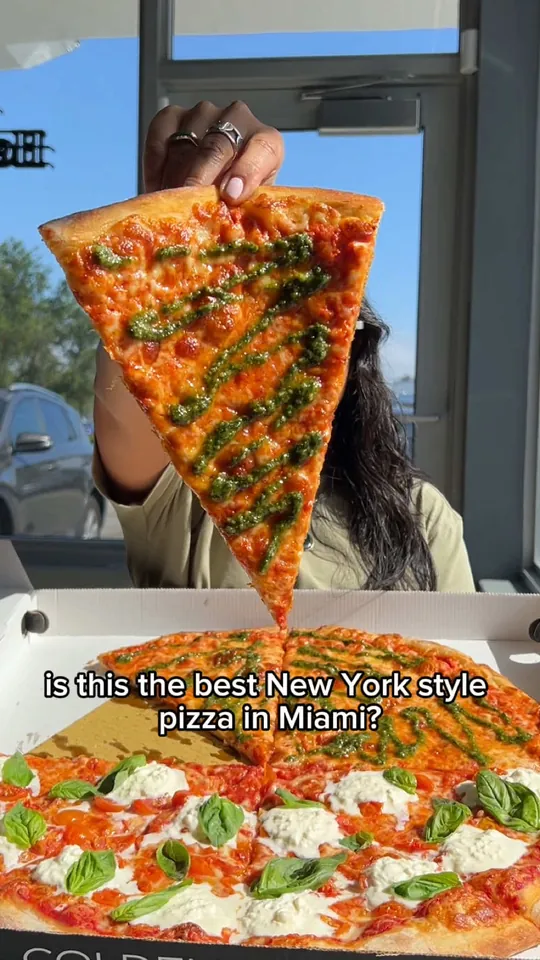 Video at Golden Lizzard Pizza, Miami