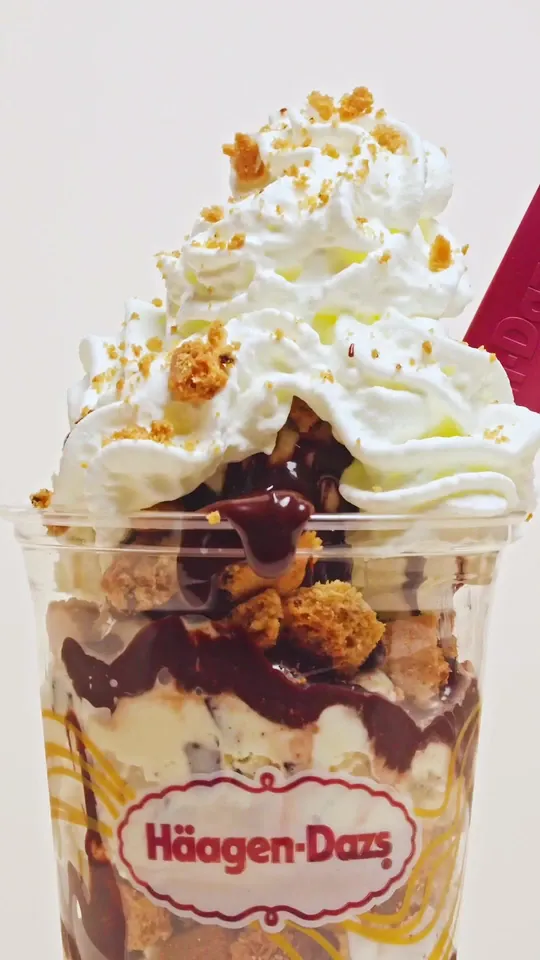 Video at Häagen-Dazs, Miami