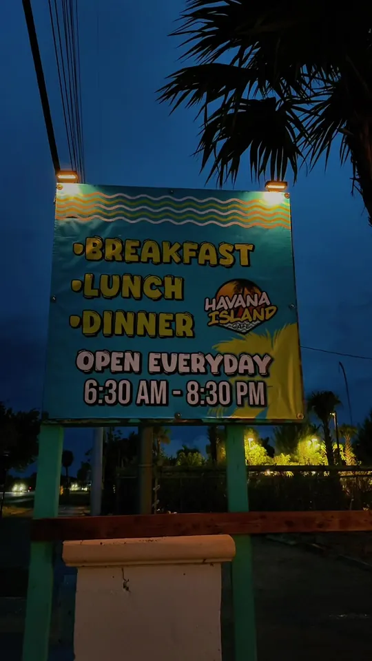 Video at Havana Island Cafe, Miami