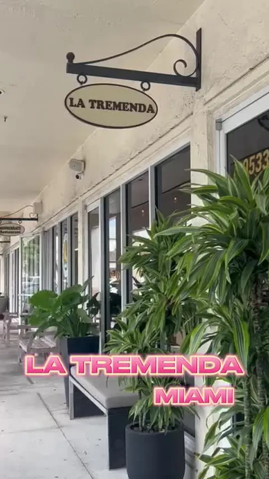 Cocktails at La Tremenda, Miami
