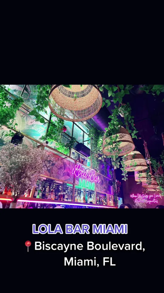 Cocktails at Lola bar, Miami