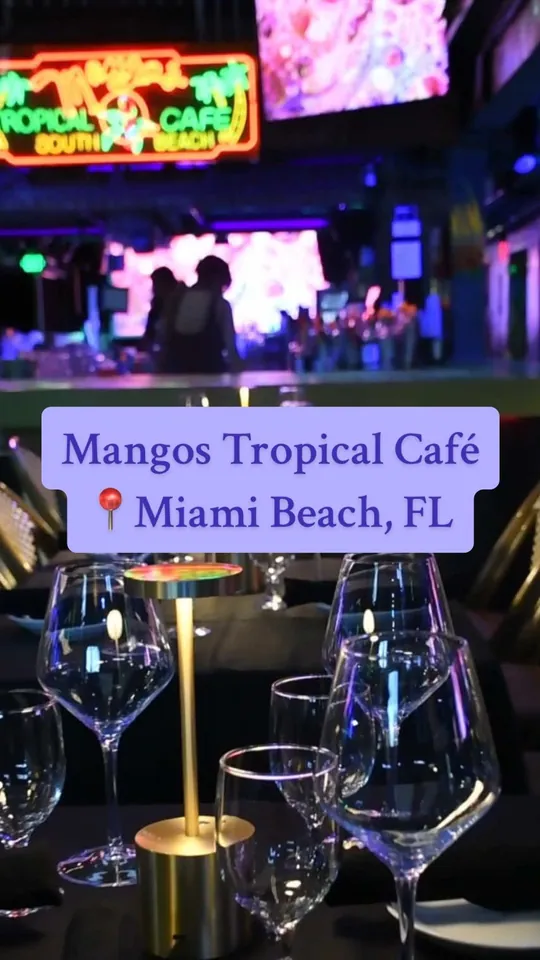 Cocktails at Mango's Tropical Cafe, Miami