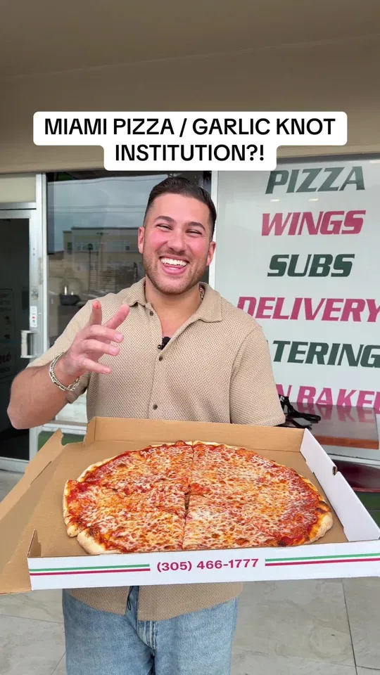 Pizza at Mario The Baker, Miami