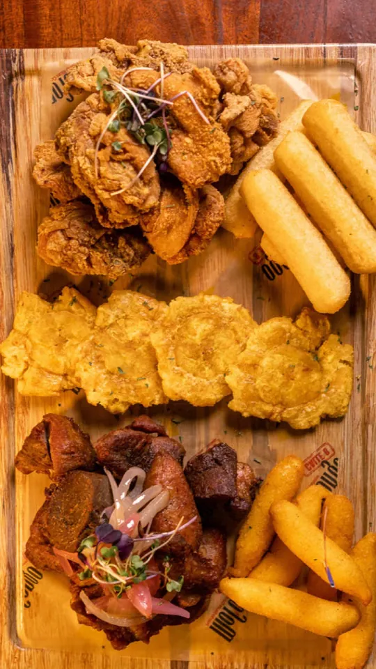 Tostones at Mofongo Restaurant Calle 8, Miami