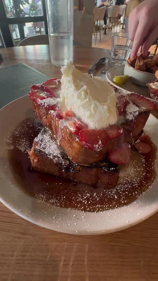 Brunch at Moxies Miami Restaurant, Miami