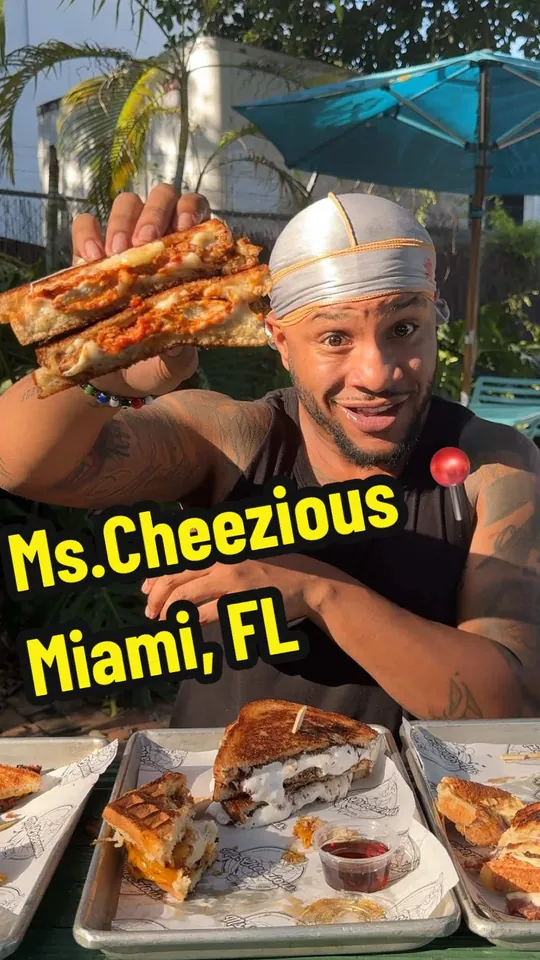 Burger at Ms. Cheezious, Miami