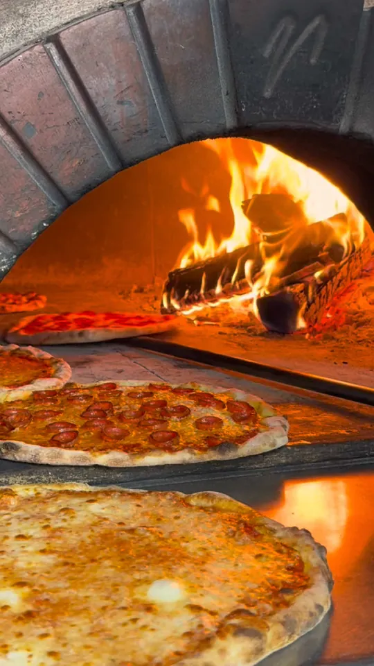 Pizza at Piacere Wood Fired Pizza, Miami – $10 on the menu