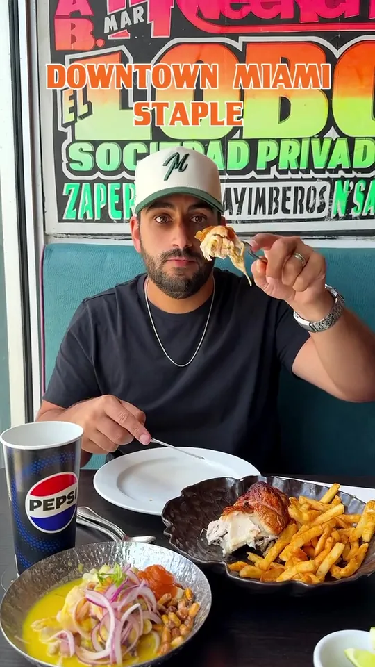 Video at Pollos & Jarras, Miami