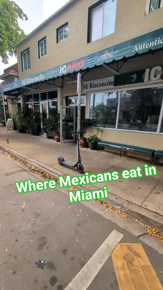 Video at Rinconcito Latino Mixto, Miami