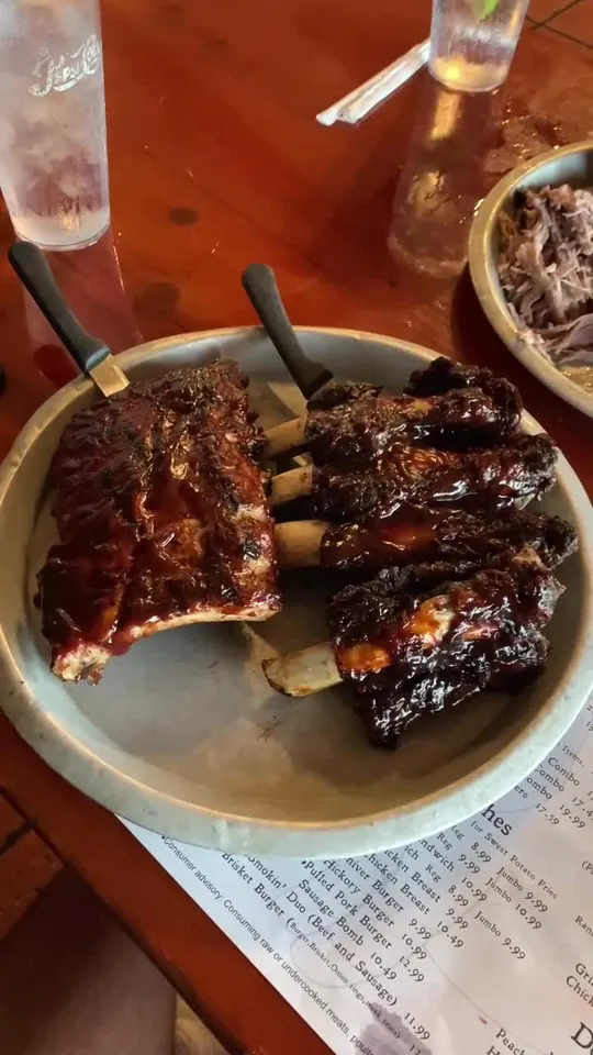 Video at Shiver's BBQ, Miami