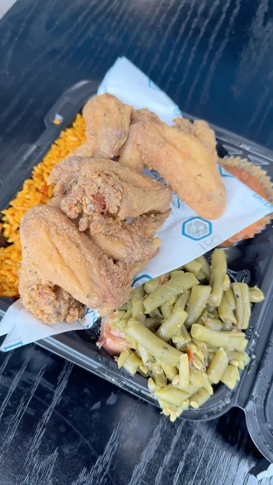 Video at Sunday's Eatery, Miami
