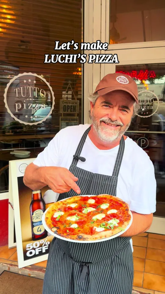 Video at Tutto Pizza, Miami