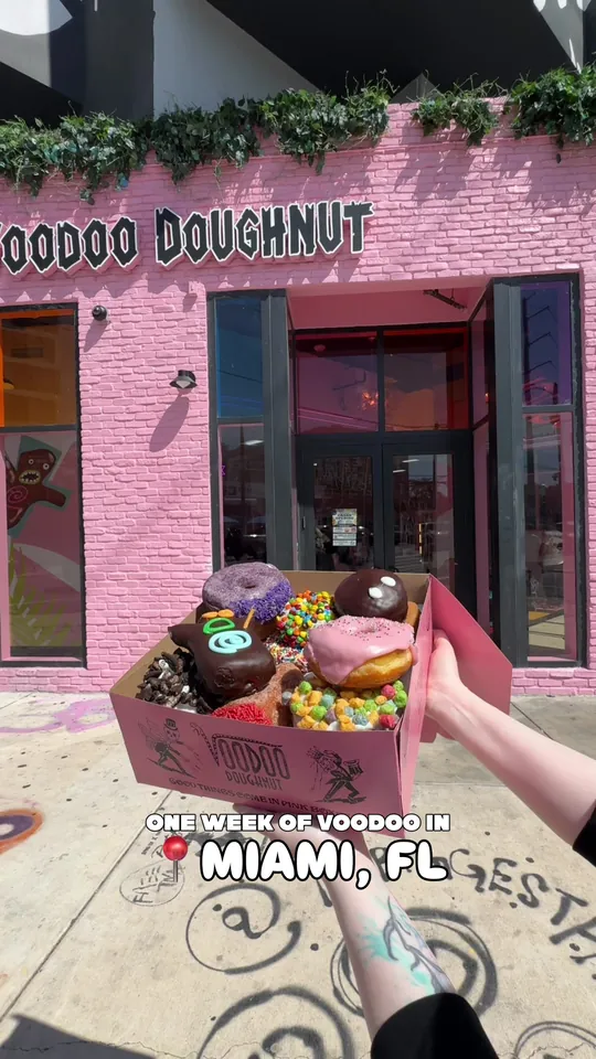 Video at Voodoo Doughnut, Miami