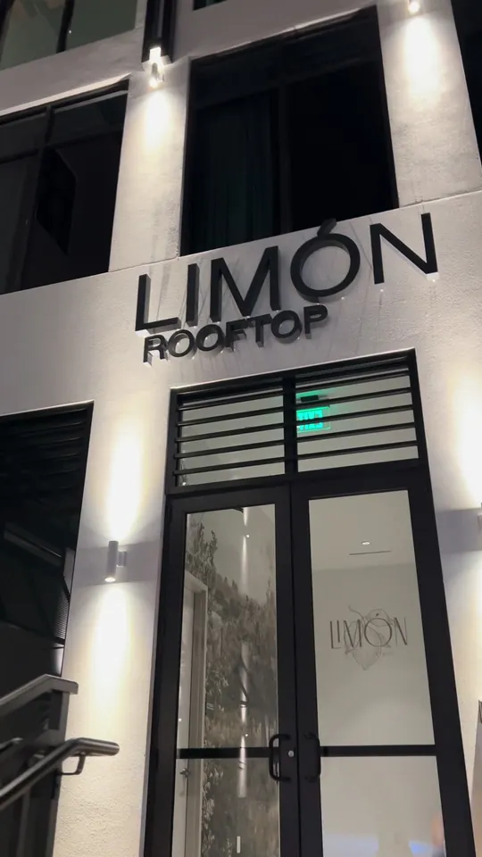Cocktails at Limon Rooftop Bar, Naples