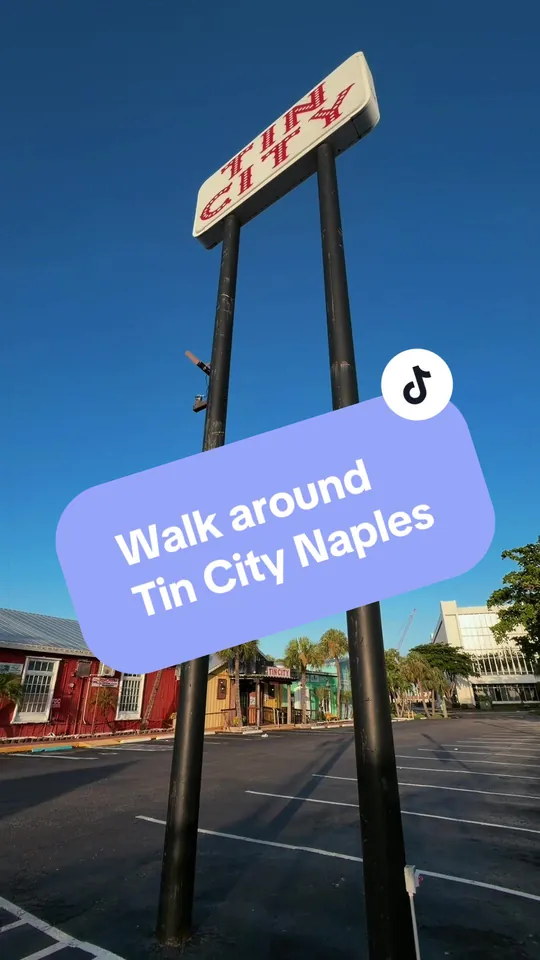 Video at Pinchers, Naples