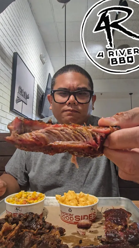 Video at 4 Rivers Smokehouse, Orlando