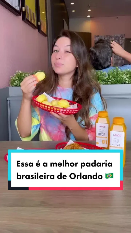 Video at Amor em Pedaços Bakery, Orlando