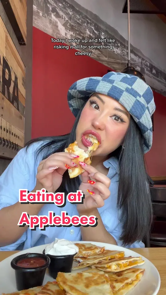 Video at Applebee's Grill + Bar, Orlando