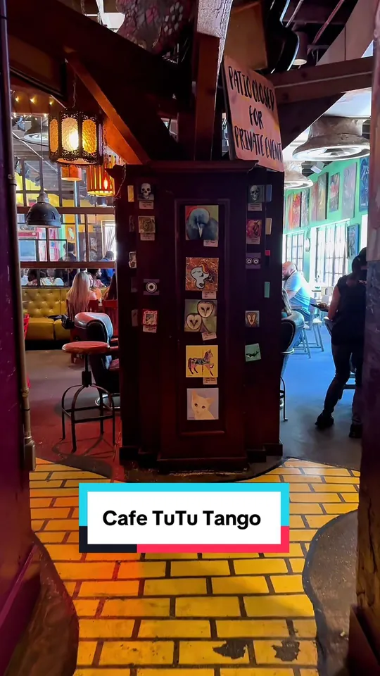 Video at Café Tu Tu Tango, Orlando
