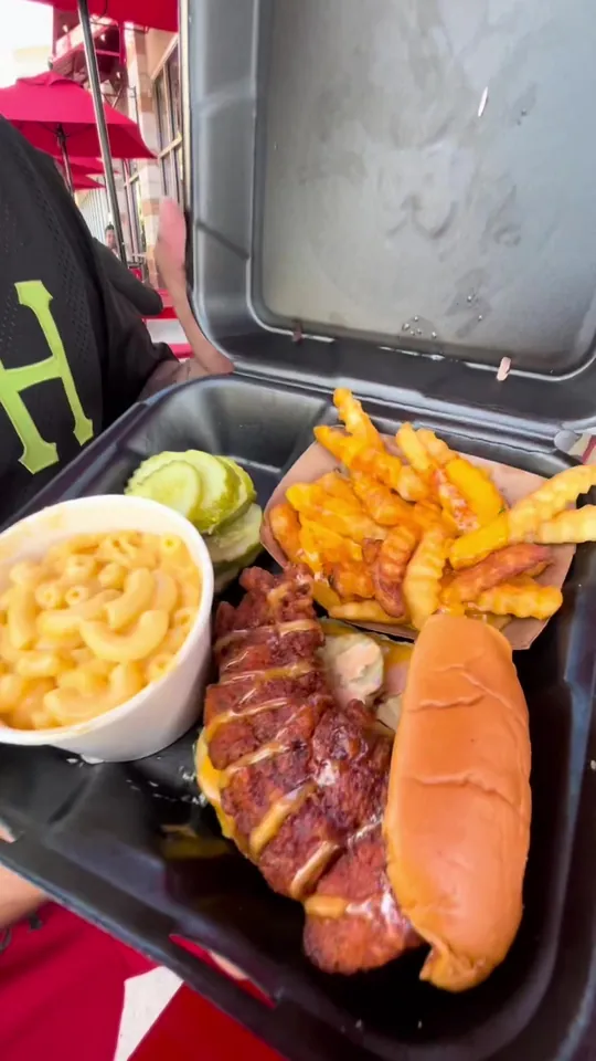 Video at Dave's Hot Chicken, Orlando