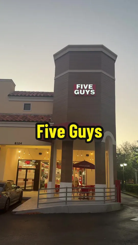 Burger at Five Guys, Orlando